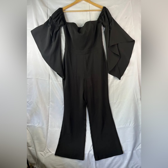 WHBM Off the shoulder batwing jumpsuit - Picture 6 of 6